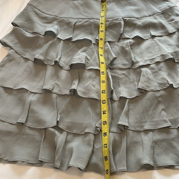 Talbots 6P Dove Gray 100% Silk Crepe Tiered Ruffle Skirt Quiet Luxury Preppy - Picture 7 of 8